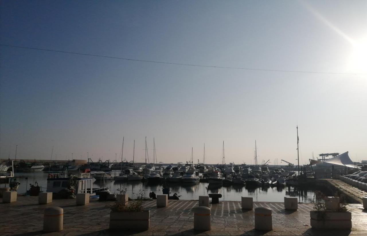Holithªy Molª Bed and Breakfast Mola di Bari Buitenkant foto