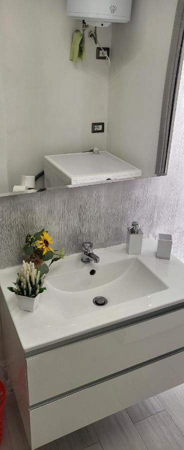 Holithªy Molª Bed and Breakfast Mola di Bari Buitenkant foto