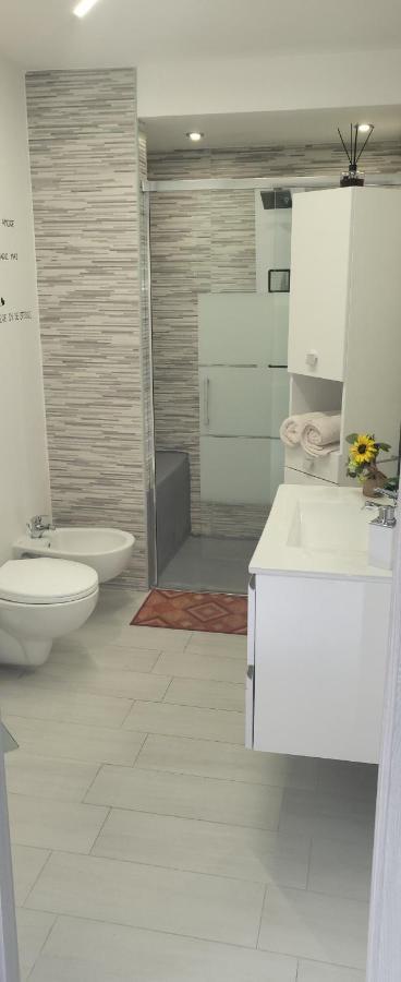 Holithªy Molª Bed and Breakfast Mola di Bari Buitenkant foto
